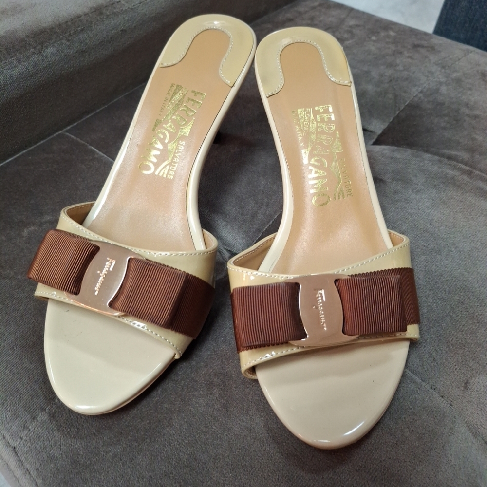 Salvatore Ferragamo bow kitten heel slide ons size 5 - Picture 1 of 7